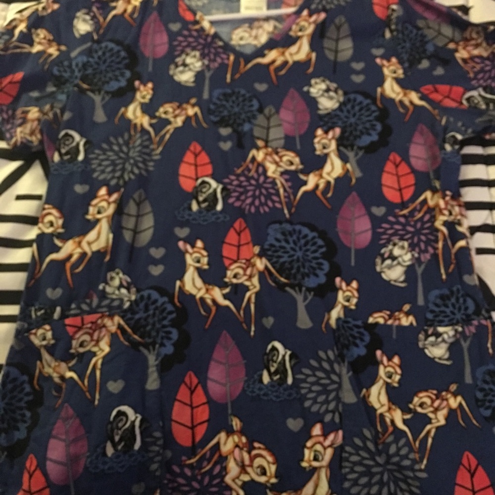 Scrub tops - Picture 4 of 6